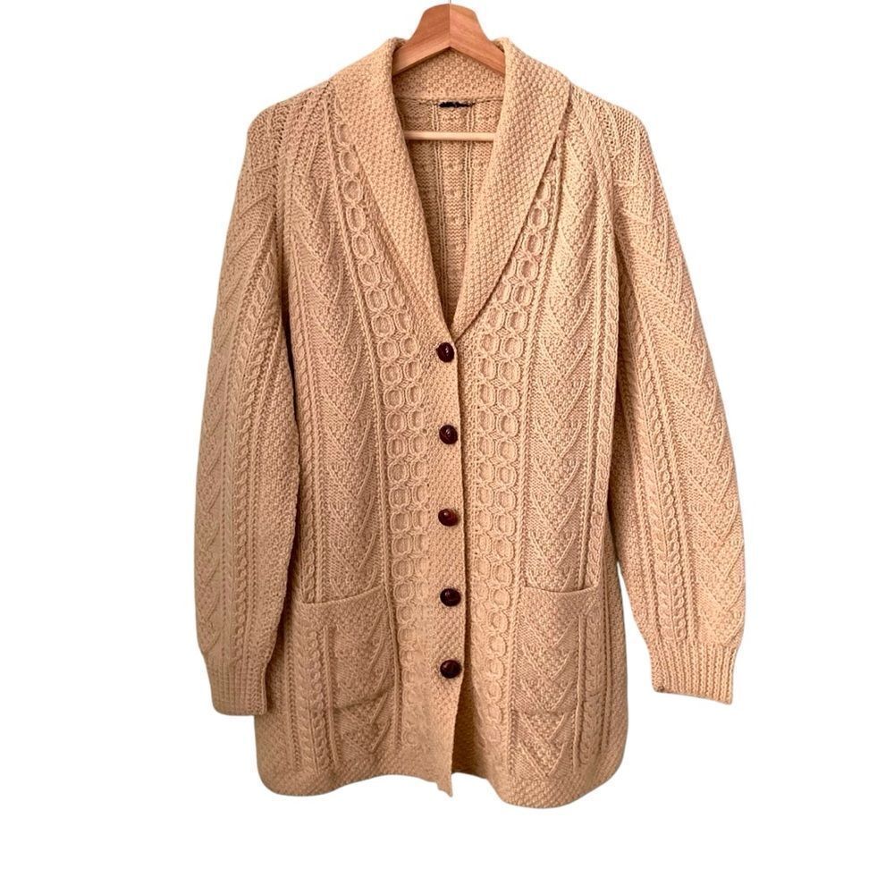 Vintage Cozy Cable Knit Tan Sweater in Size ***SEE MEASUREMENTS***